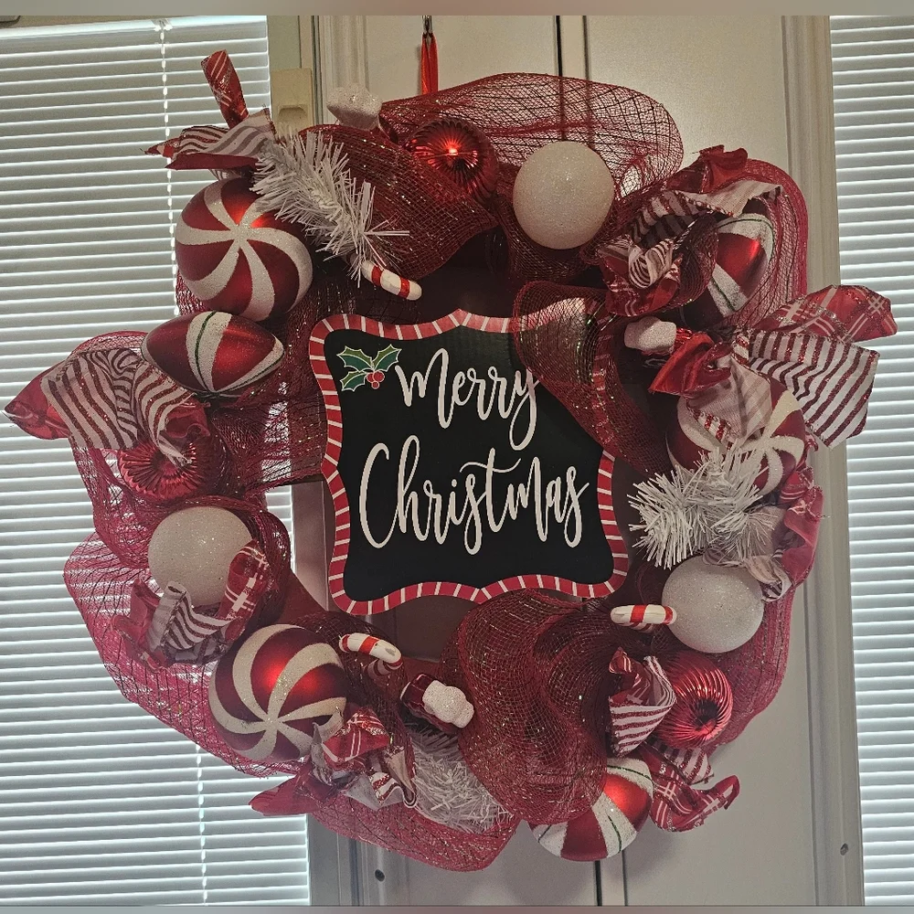 Deco Mesh Wreath – Red & White Peppermint Candy Theme – “Merry Christmas